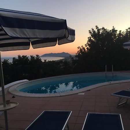 Villa "Ai Galli" Terracina Luaran gambar