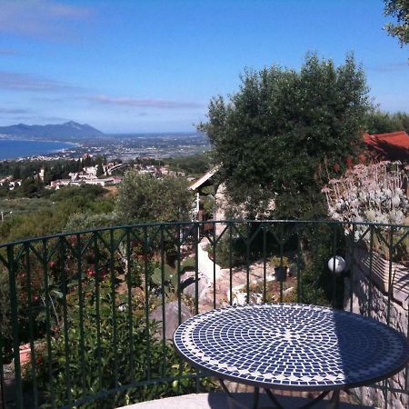 Villa "Ai Galli" Terracina Luaran gambar