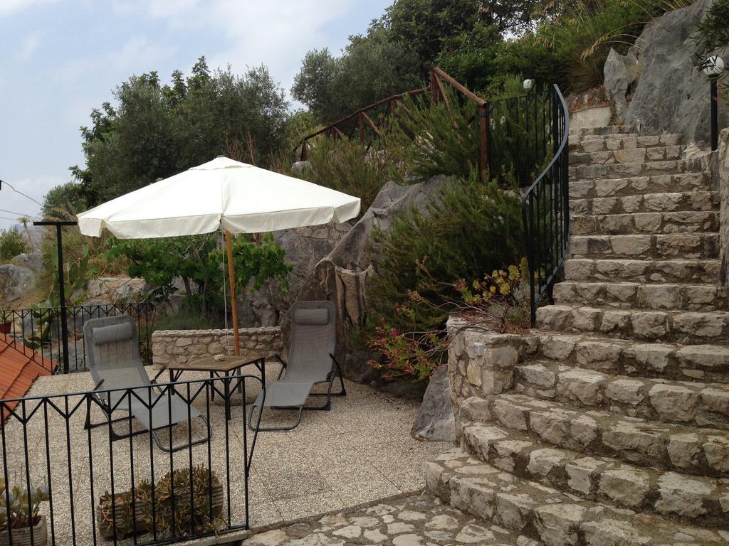 Villa "Ai Galli" Terracina Luaran gambar