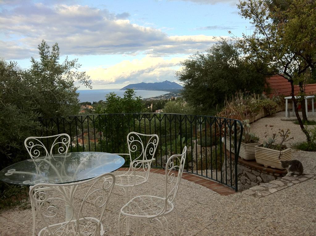 Villa "Ai Galli" Terracina Luaran gambar