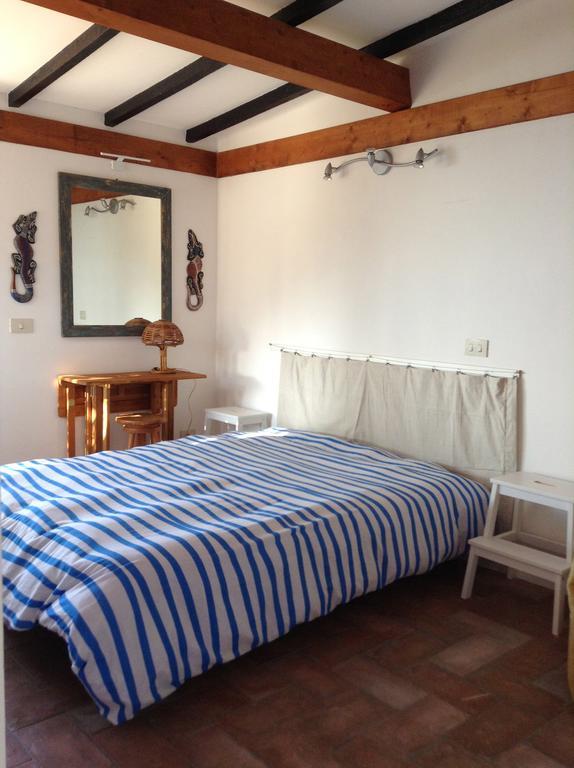 Villa "Ai Galli" Terracina Luaran gambar