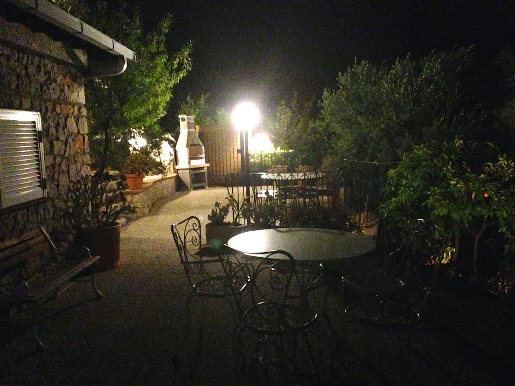 Villa "Ai Galli" Terracina Luaran gambar