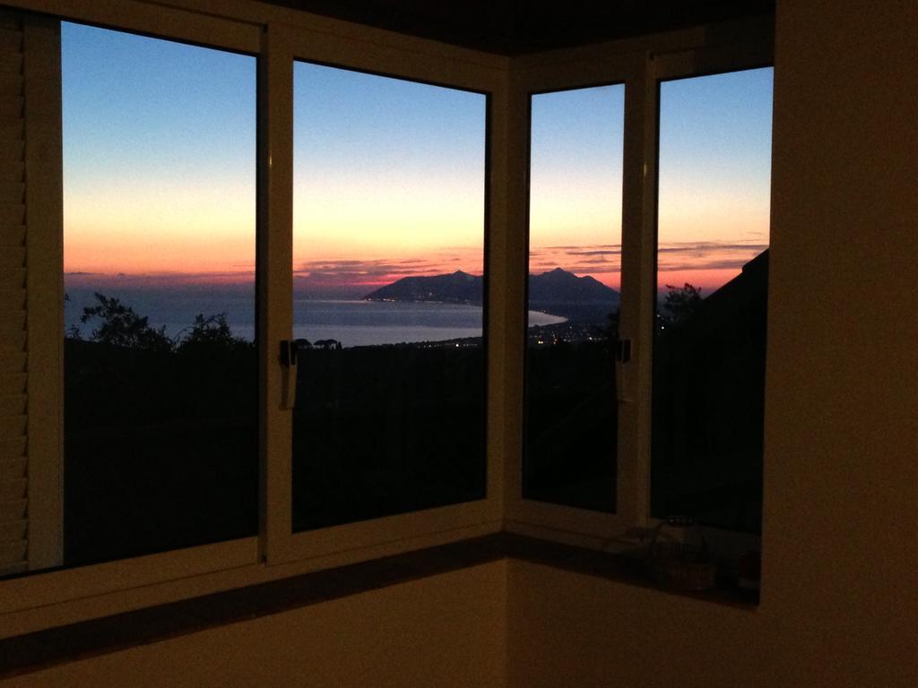 Villa "Ai Galli" Terracina Luaran gambar