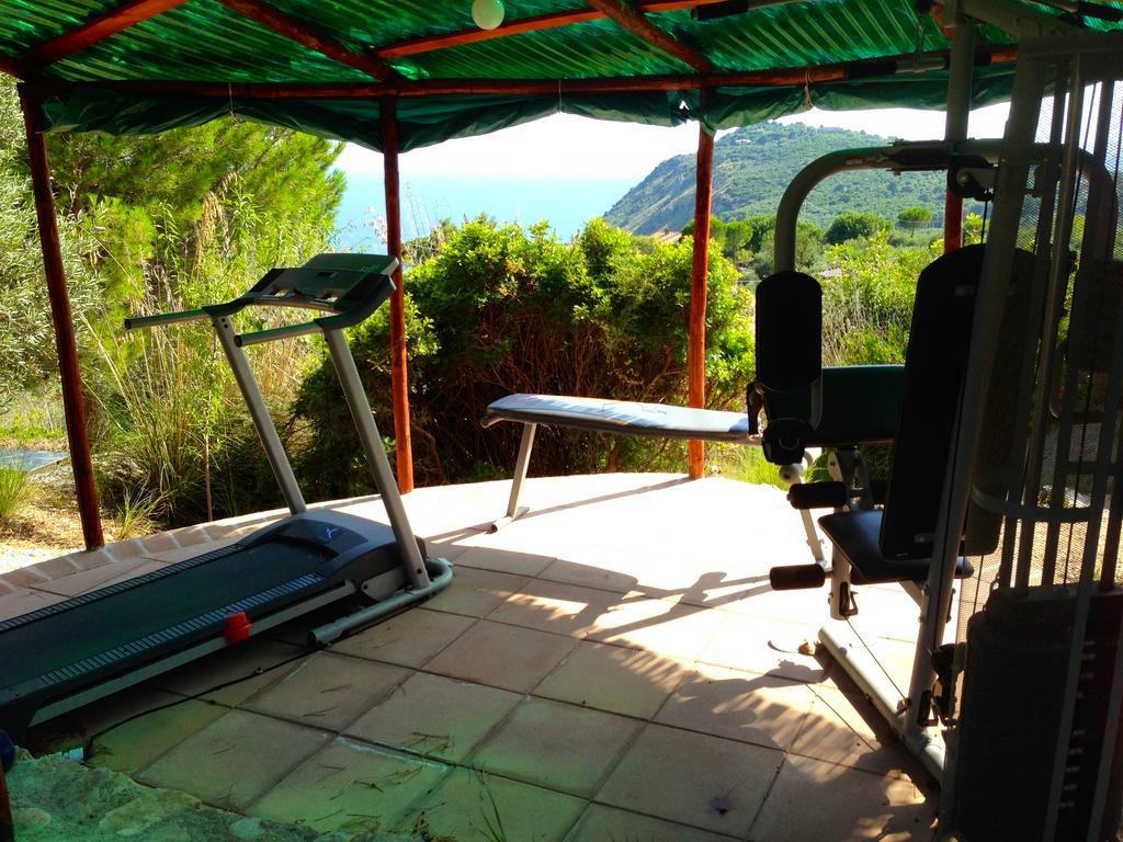 Villa "Ai Galli" Terracina Luaran gambar